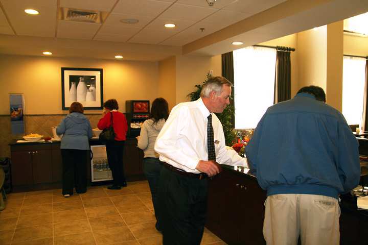 Hampton Inn & Suites Prescott Valley Restaurant photo